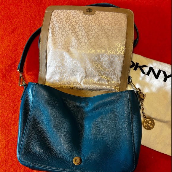 DKNY turquoise blue real leather structured shoulder crossbody bag EUC (as new) - Picture 6 of 15